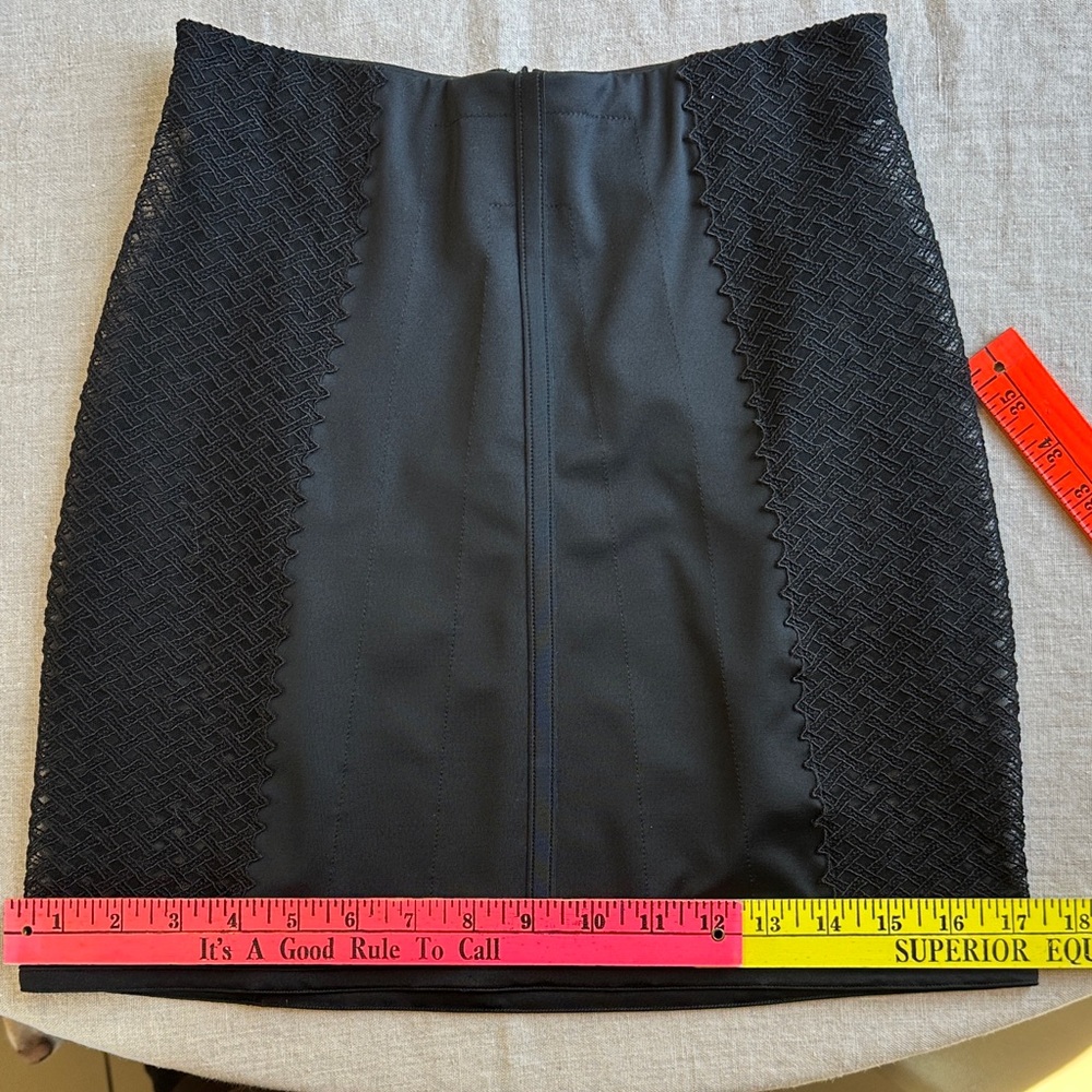 La Perla Greta Girdle Black Appliqué Skirt - Picture 5 of 12